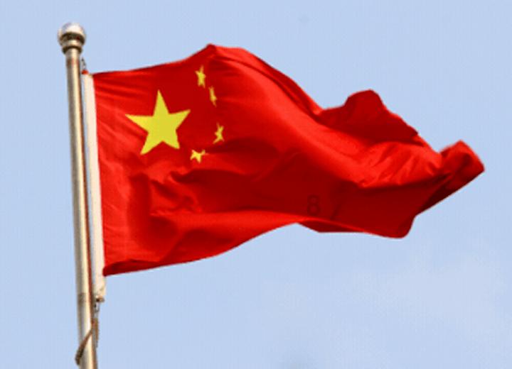华友皮革:仓库中的皮革色号与纹路之美
